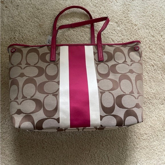 NWT Coach tote - Picture 3 of 7